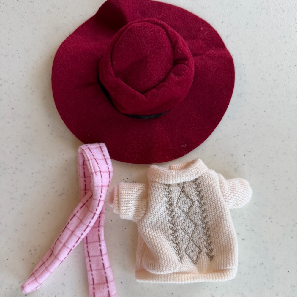 Disney nuiMOs Outfit Lot Sweater Scarf Red Hat Doll Clothes Accessories